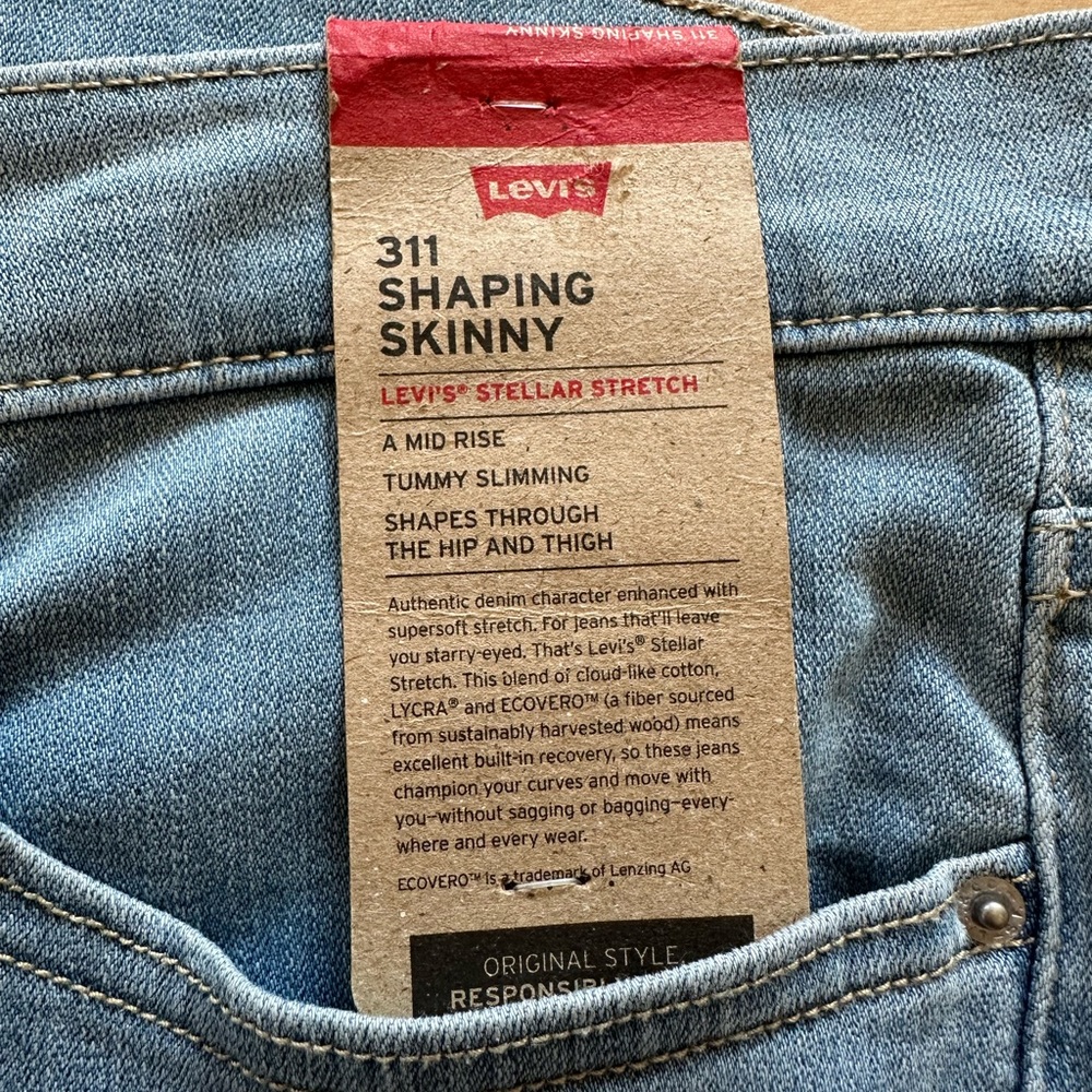 Levi's Women's Light Blue Skinny Jeans - Picture 6 of 11
